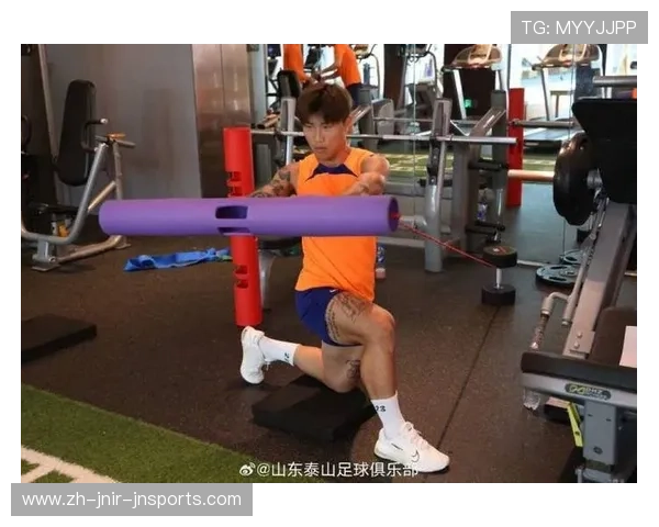 足球训练中的力量与柔韧性提升